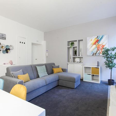 Modern Apartment Close To Shopping District Milan Bagian luar foto