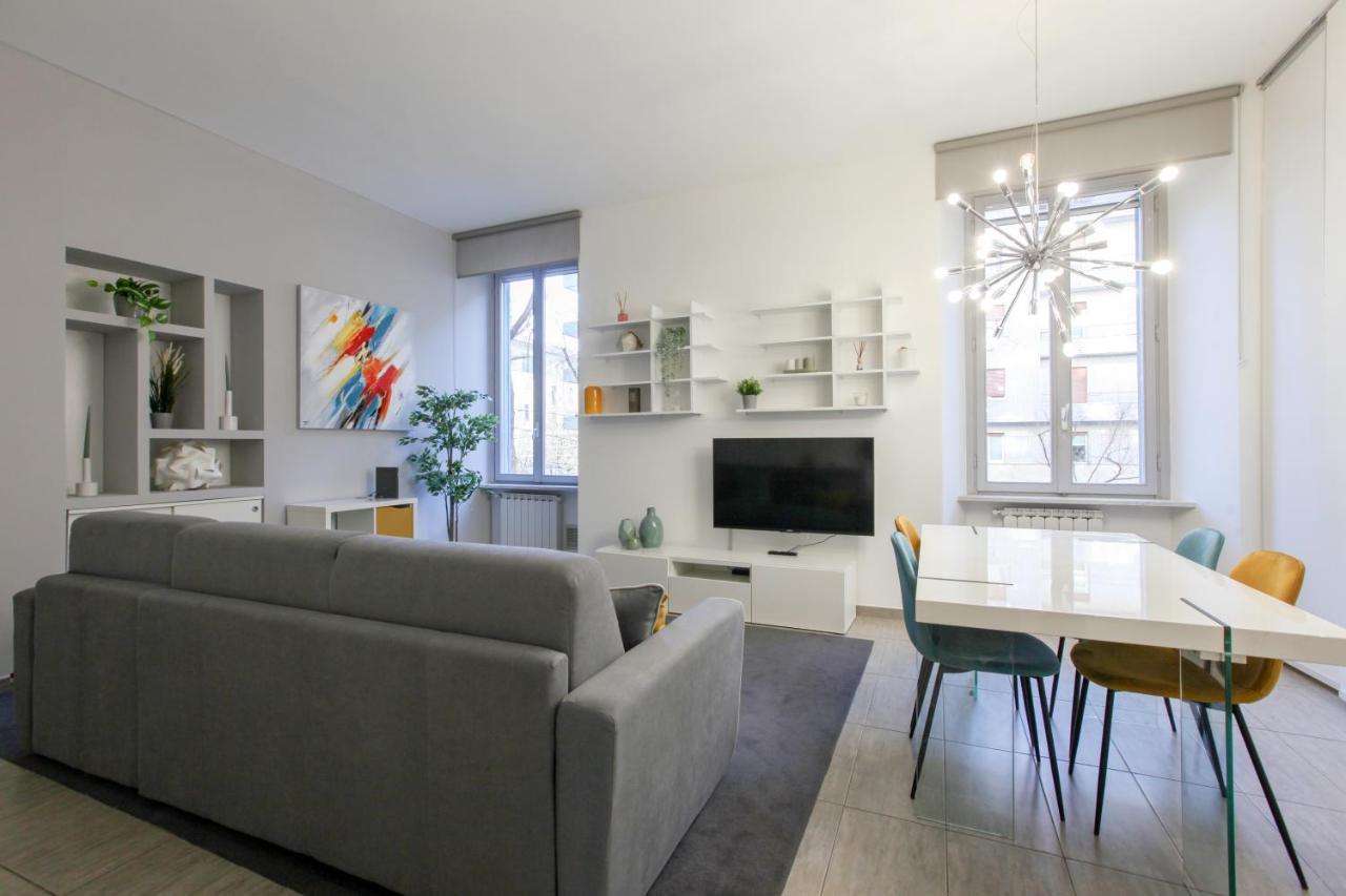 Modern Apartment Close To Shopping District Milan Bagian luar foto