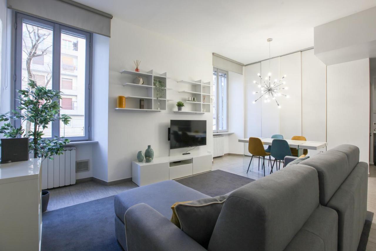 Modern Apartment Close To Shopping District Milan Bagian luar foto